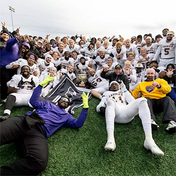 Golden Hawks advance to Vanier Cup!